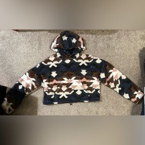 Aeropostale, fuzzy cop top sweatshirt. Size: Medium
